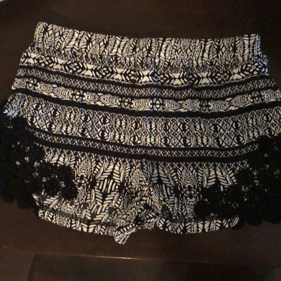Forever 21 Shorts - Picture 1 of 2